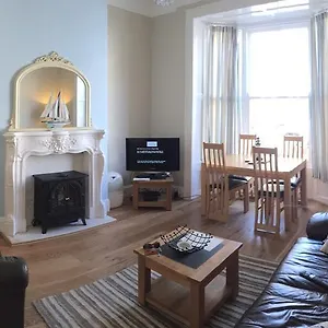 Elizabeth House 2*, Whitby United Kingdom